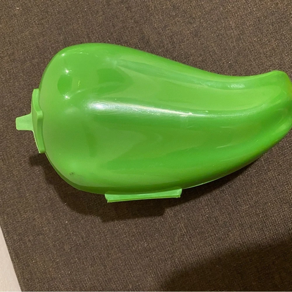 Tupperware Fun Green Jalapeño Pepper Shaped Salsa Container